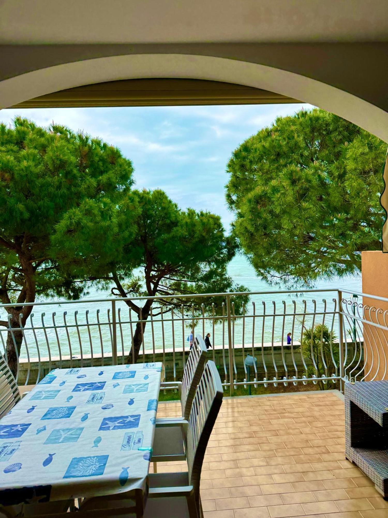 גראדו Apartment Mit Meerblick Am Strand Costa Azzura מראה חיצוני תמונה